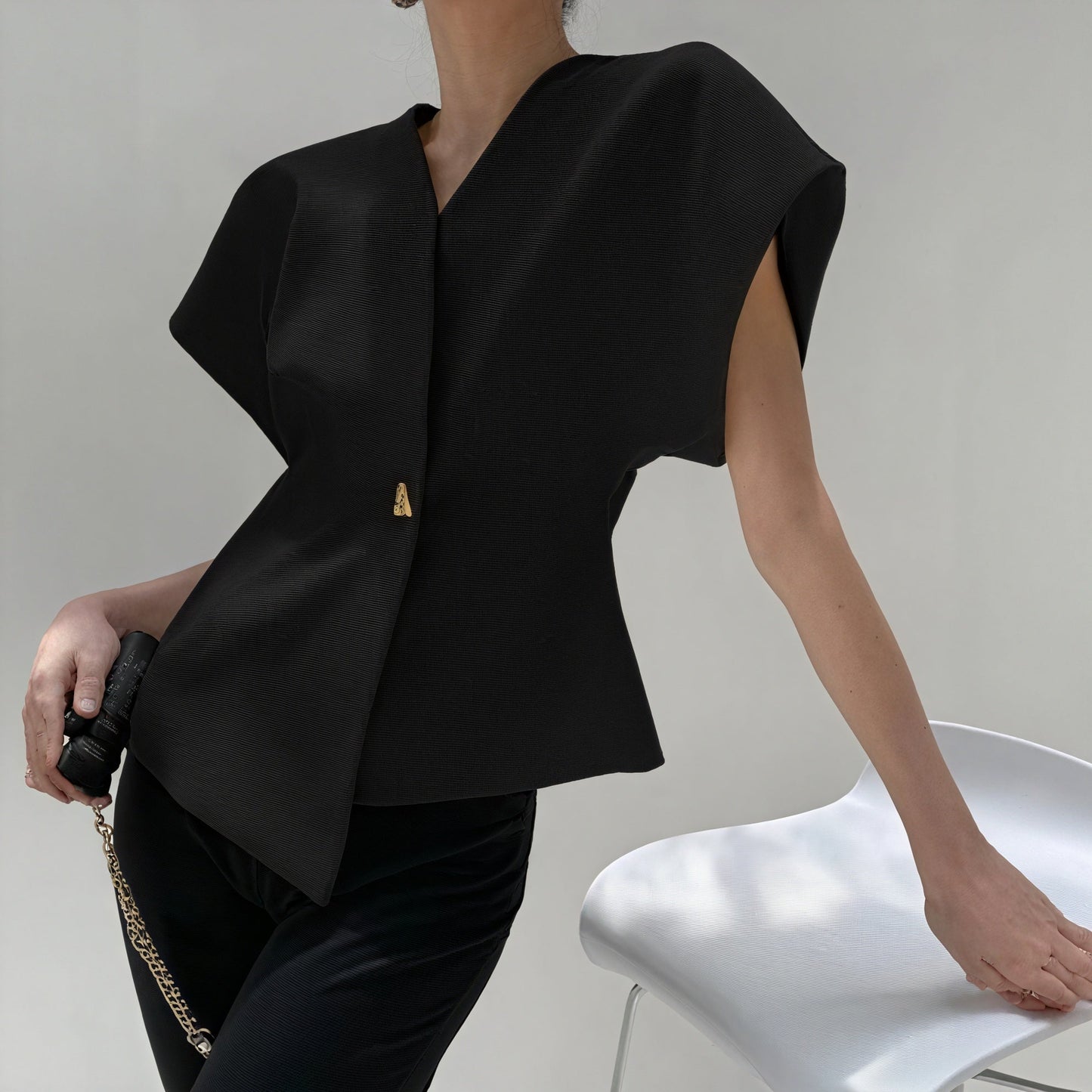 Yvonne | Chic Struktureret Bluse – Asymmetrisk Og Moderne Design