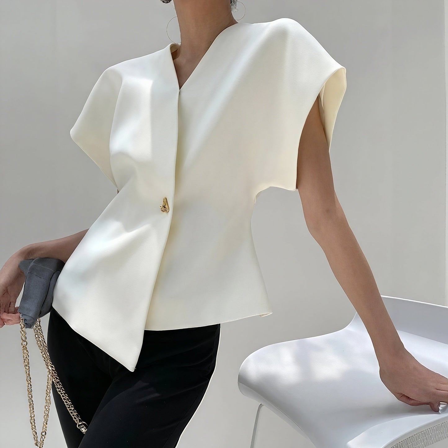 Yvonne | Chic Struktureret Bluse – Asymmetrisk Og Moderne Design