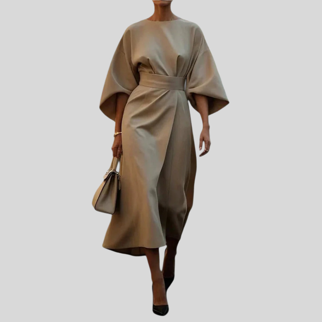 Émile | Elegant Kveldsdrakt for Dame med Korte Ermer