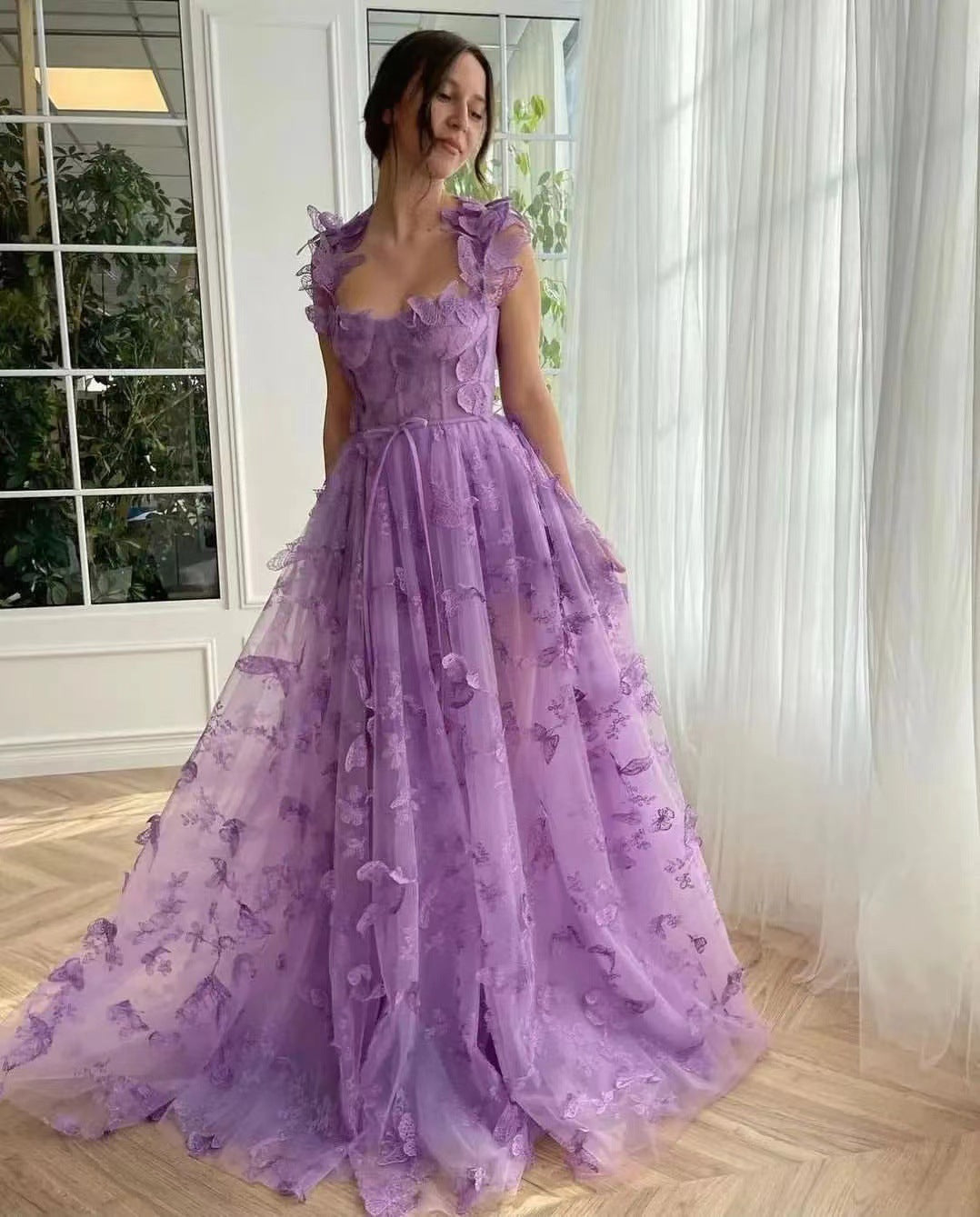 Henriette | Damenzeremonienkleid – Rüschen und Eleganz