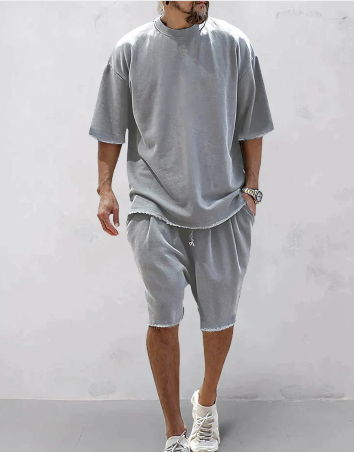Adrien|Conjunto de camiseta oversize y pantalones cortos para un look cómodo y estiloso