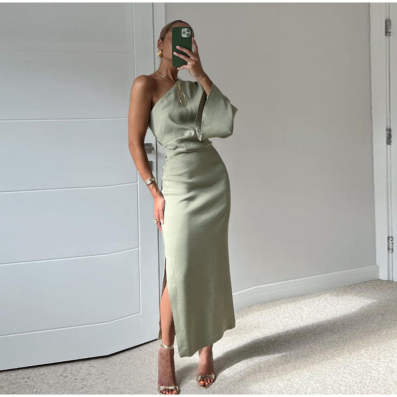 Yassmine | Robe Longue Une Manche – Glamour Subtil Et Charme Urbain