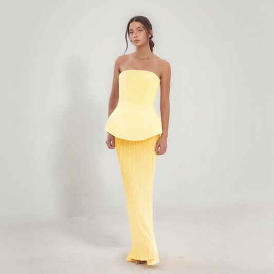 Queena | Ansamblu Tendință – Top Crop Bandeau și Fustă Lungă cu Talie Înaltă 